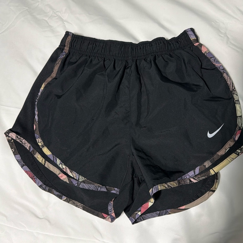 Small Women’s Nike DRI-FIT shorts